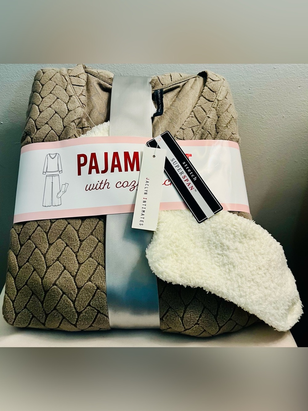 JACLYN INTIMATES NWT 3-Piece Plush Pajamas Set With Stretch Taupe/White. Size XL - Picture 7 of 8